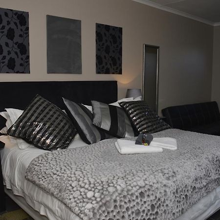 Two Bells Guest House Μπλουμφοντέιν Εξωτερικό φωτογραφία