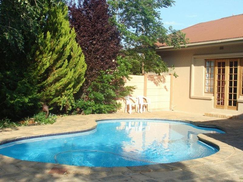 Two Bells Guest House Μπλουμφοντέιν Εξωτερικό φωτογραφία