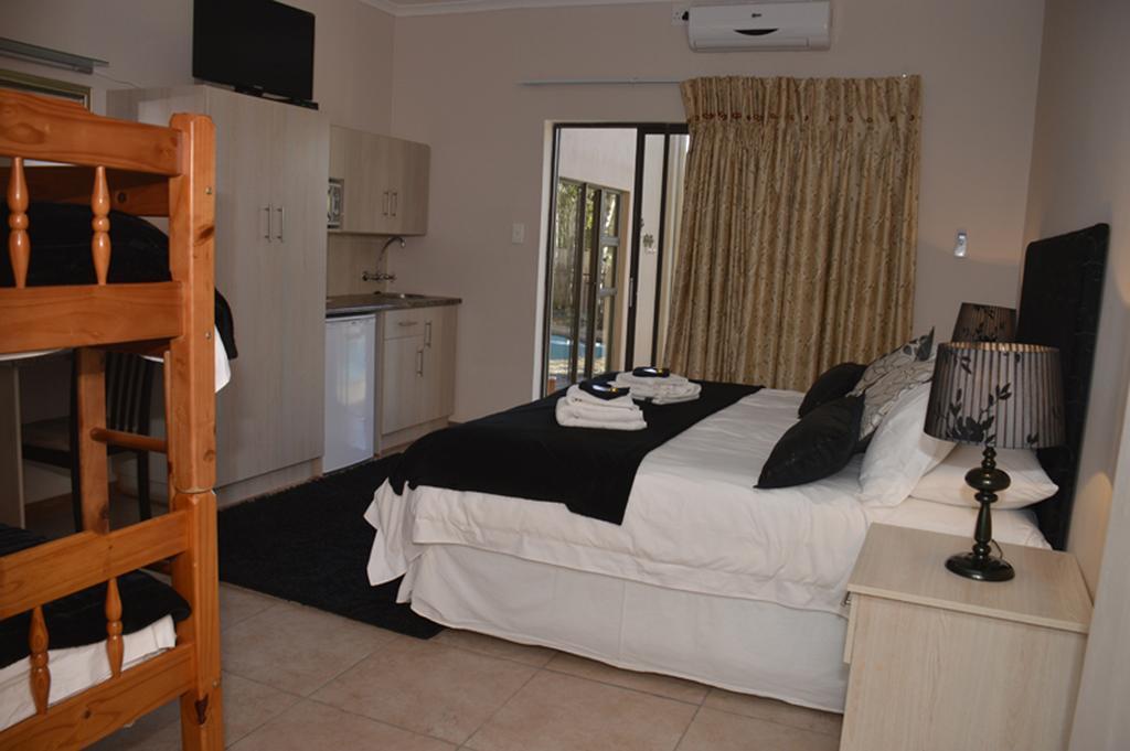 Two Bells Guest House Μπλουμφοντέιν Δωμάτιο φωτογραφία