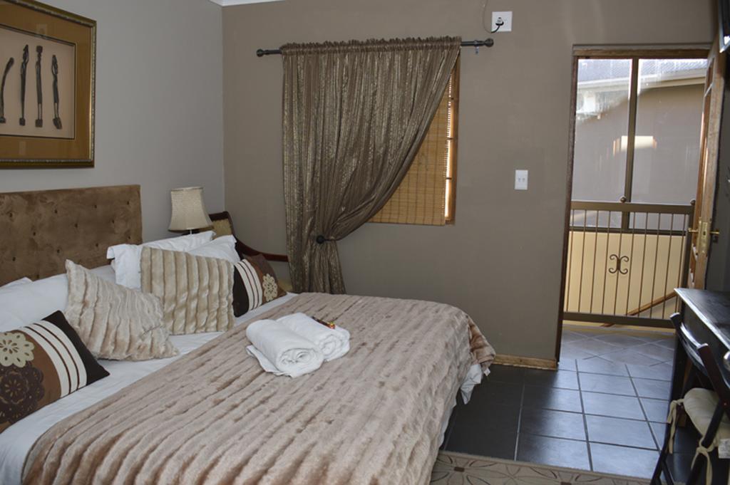 Two Bells Guest House Μπλουμφοντέιν Εξωτερικό φωτογραφία