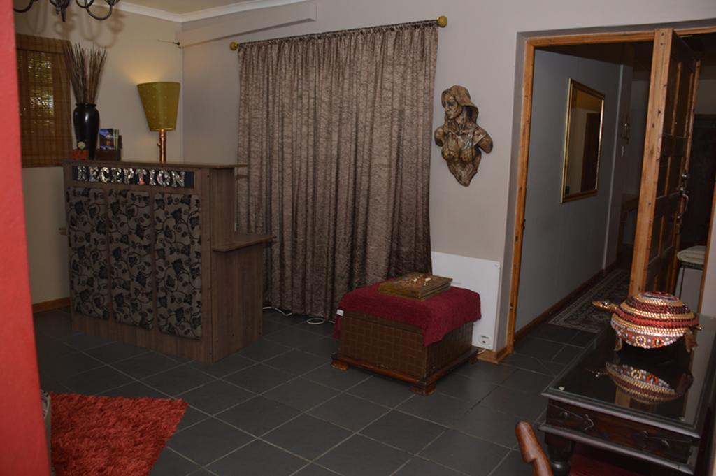 Two Bells Guest House Μπλουμφοντέιν Εξωτερικό φωτογραφία